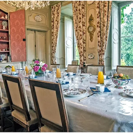 Château De Sédaiges Bed and breakfast *